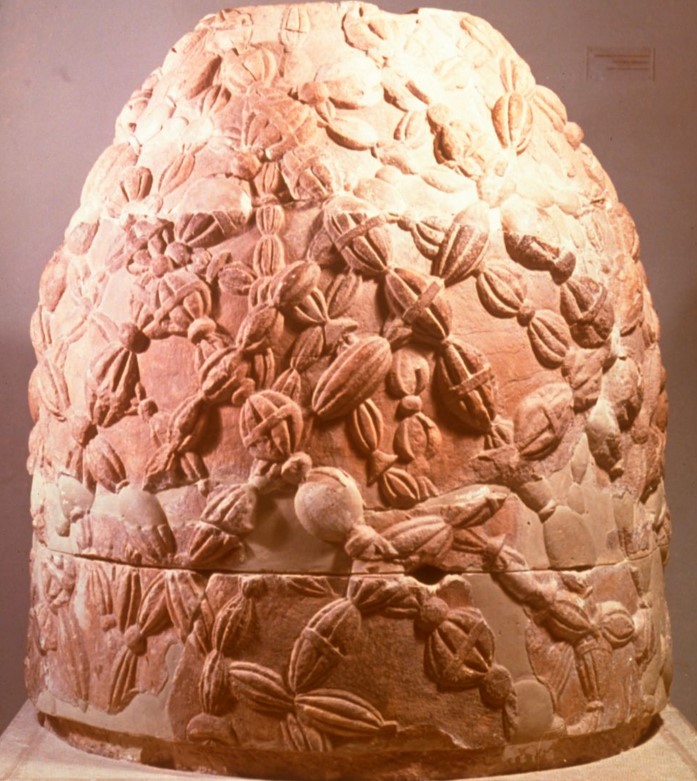 Omphalos di Delphi, VIII secolo a.C. - Museo Archeologico di Delphi EL